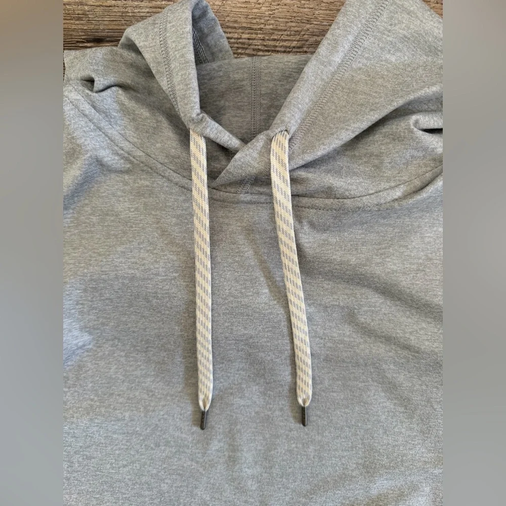 Vuori Women’s XL Halo Hoodie Pullover Heather Light Gray Stretch - Picture 11 of 12